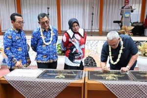 Bupati Kuningan saat meresmikan hasil kegiatan DAK Fiisik Bidang Pendidikan 2023.